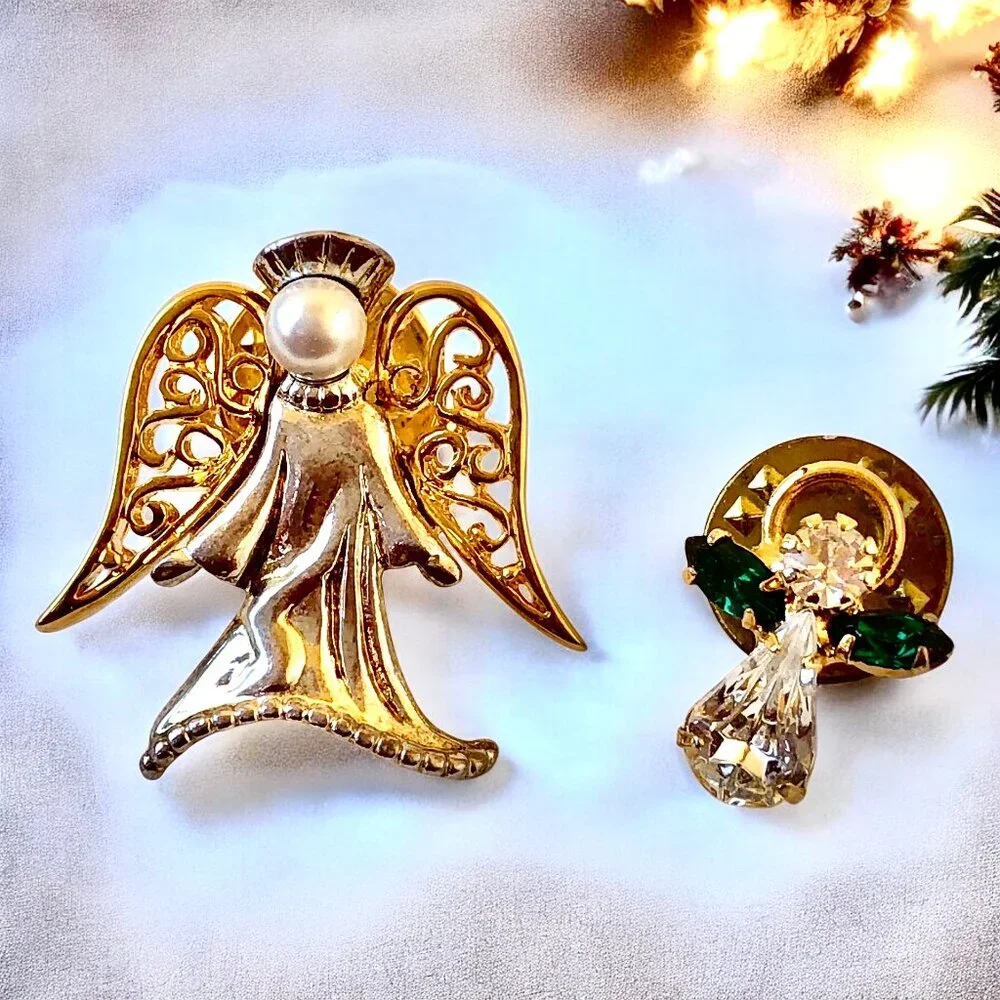 Sgined W vintage christmas